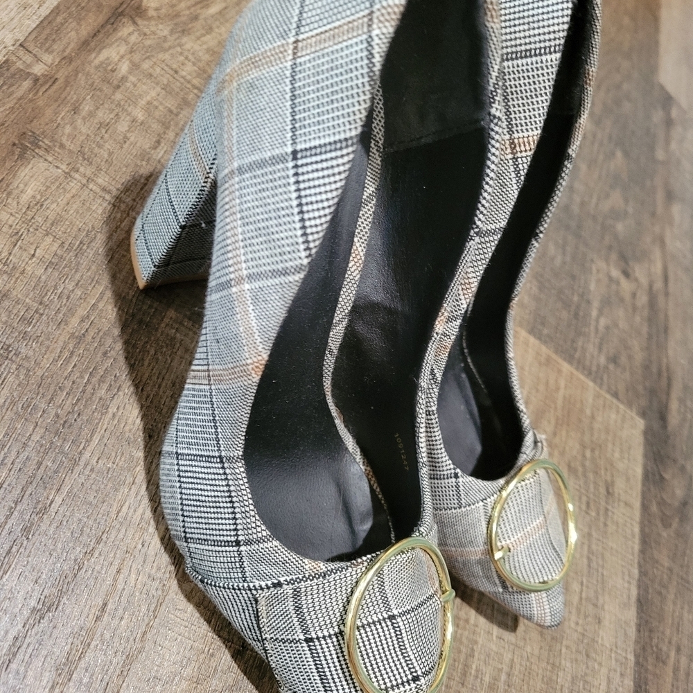Charlotte Russe Plaid Women's Heels with Gold Accent - Picture 3 of 7